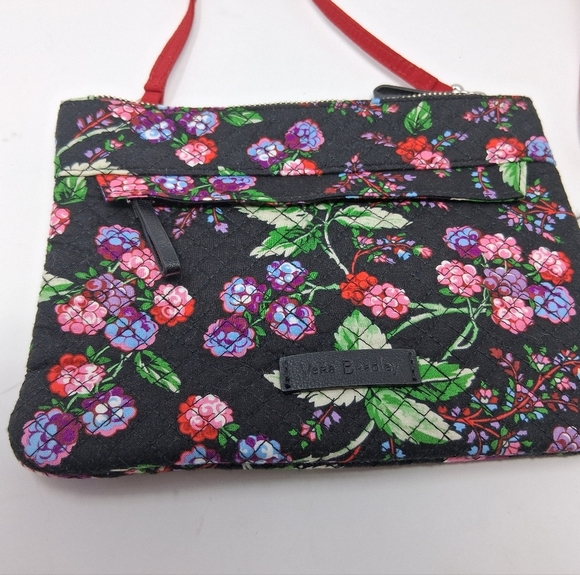 NEW Vera Bradley Winter Berry Iconic Custom Crossbody/Wristlet Bag   Size 9"×7" - Picture 2 of 7